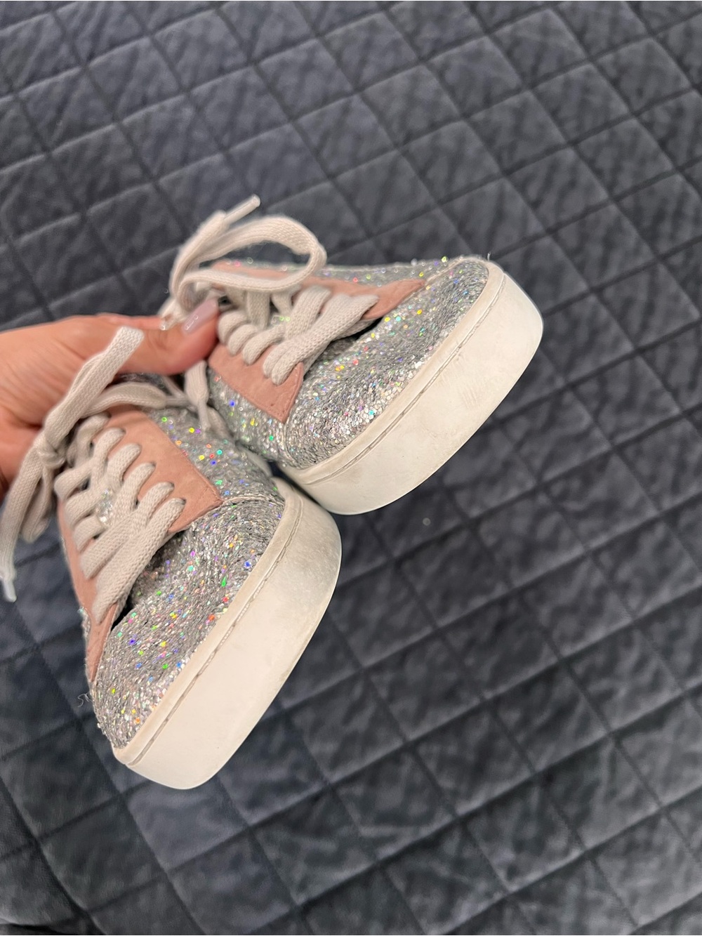 Lola Cruz Anthropologie Glitter Sneakers Women’s Size 8 8.5 39 Silver Star Shoes - Picture 9 of 10